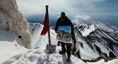 Elazığlı sporcu Erciyes Dağı'na tırmandı