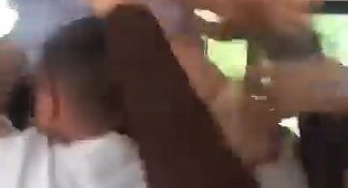 Elazığ'da kadınların otobüste kavgası kameraya yansıdı