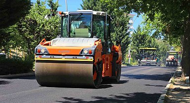 Elazığ'da yol bakım ve asfalt çalışmaları sürüyor