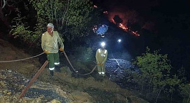 Ahır ve samanlıkta çıkan yangın ormanlık alana sıçradı, müdahale sürüyor