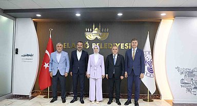 Bakan Göktaş'tan AK Parti İl Başkanlığı ve Elazığ Belediyesine ziyaret
