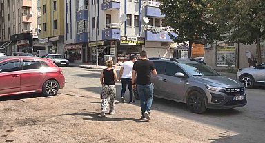 Balkona çıkıp atlamak istedi, polis ekiplerince ikna edildi