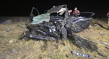 Elazığ'da otomobil şarampole devrildi: 2 ölü, 3 yaralı