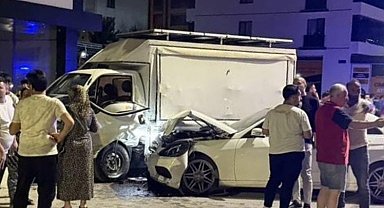 Elazığ'da pikap ile otomobil çarpıştı: 3 yaralı