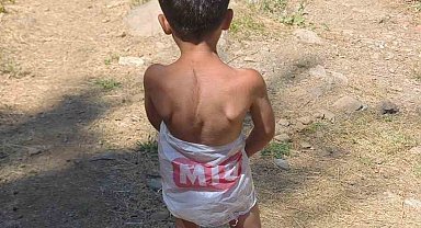 Mayo bulamadı, serinlemek için market poşetini mayo yapıp suya girdi