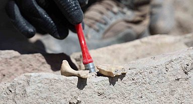 6 bin yıllık tapınaktan sonra Tadım Kalesi'nde insan ve hayvan kemikleri ortaya çıktı