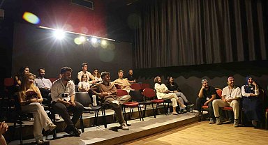 Bilet alan seyirci, bu kez oyuna dahil oldu