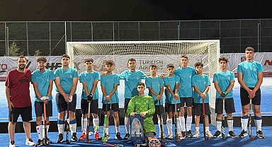 Elazığ çim hokeyinde iddialı