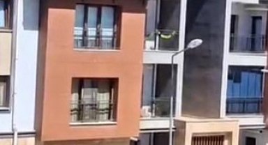 Elazığ'da çatıda tehlikeli çalışma