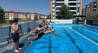 Elazığ'da çocuklar hem öğreniyor hem eğleniyor