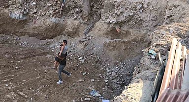 Elazığ'da inşaat çukuruna düşen çocuk kurtarıldı