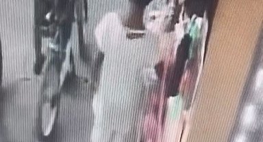 Elazığ'da küçük çocukların hırsızlığı kamerada