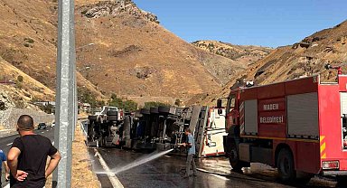 Elazığ'da tır devirdi: 1 yaralı