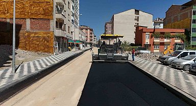 Elazığ'da yol yenileme çalışmaları devam ediyor