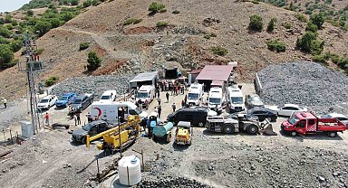 Elazığ'daki göçükte çalışmalar 4 saattir sürüyor: maden ocağı dron ile görüntülendi