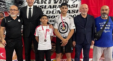 Elazığlı genç pehlivanlardan uluslararası başarı