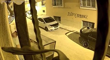 Hırsızlık yapmaya kalıştı, alarmın çalmasıyla böyle kaçtı