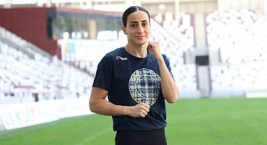 Milli boksör Gizem Özer, Dünya Boks Şampiyonası için hazırlıklarını sürdürüyor