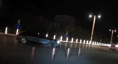 Elazığ'da drift atan araç kameralara yansıdı