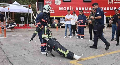 Elazığ'da öğrenciler, itfaiye eğitimlerinde ter döktü