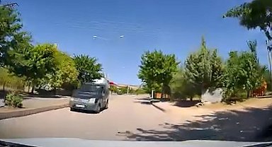 Elazığ'da ters yönden giden araç, trafiği tehlikeye attı