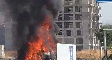 Elazığ'da tır alevlere teslim oldu