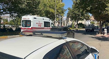 Elazığ'da yayaya çarpan motosiklet devrildi: 2 yaralı