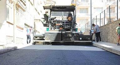 Elazığ'da yol yenileme çalışmaları devam ediyor