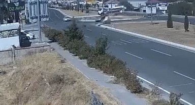 Elazığ'daki kaza güvenlik kameralarına yansıdı