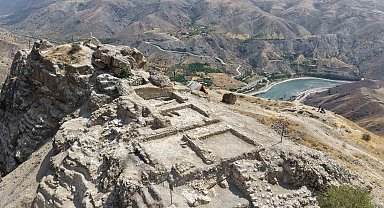 Palu Kalesi kazılarında yerleşim izleri ortaya çıktı