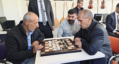 Arıcak'taki Dama Turnuvası'nda yarı final heyecanı