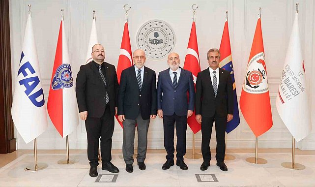 Başkan Dumandağ, bakan yardımcılarıyla bir araya geldi