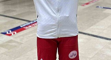 Elazığ Belediyespor boksörü Elif Naz, milli takım kampında