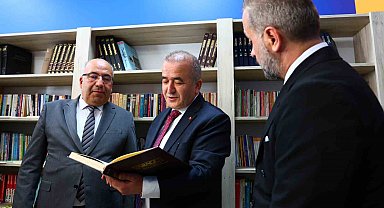 Elazığ Dumlupınar İlkokulu'nda kütüphane açıldı