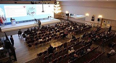 Elazığ'da göz sağlığı sempozyumu: Türkiye'nin dört bir yanından 300 hekim katıldı