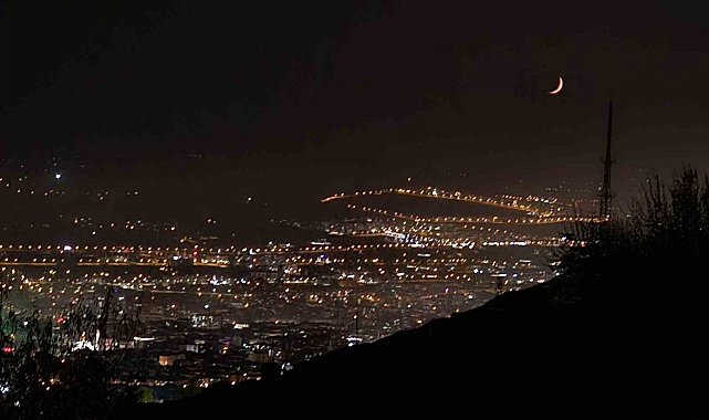 Elazığ'da hilal ay hayran bıraktı