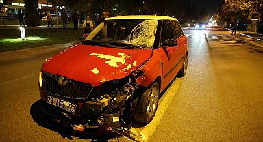 Elazığ'da otomobil yayalara çarptı: 2 ağır yaralı