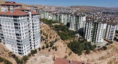 Elazığlı vatandaştan örnek çalışma: Depremde kurtardığı fidanlarla şehirde köy hayatını yaşatıyor