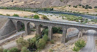 Palu'da 100 metrelik alanda 4 tarihi köprü