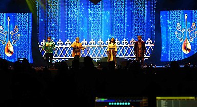 Türk dünyası renkleriyle Elazığ'da parladı: Hazar Şiir Akşamları finali beğeni topladı