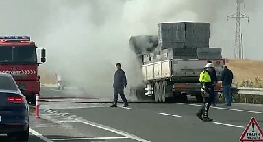 Alev alan tır, söndürüldü