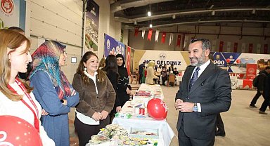 Başkan Şerifoğulları, AileFest'te ailelerle buluştu; genç çiftin nikahını kıydı