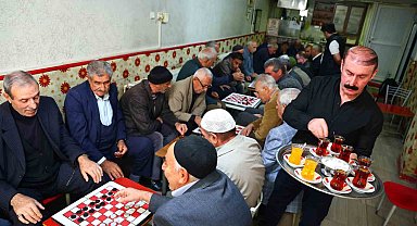 Bu çay ocağında yıllardır sadece dama oynanıyor