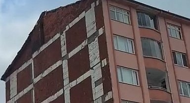 Elazığ'da inşaat işçisinin tehlikeli çalışması