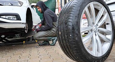 Elazığ'da kış lastiği için son gün yoğunluğu