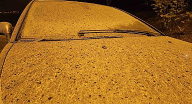 Elazığ'da toz taşınımı yağışla birleşti, adeta çamur yağdı