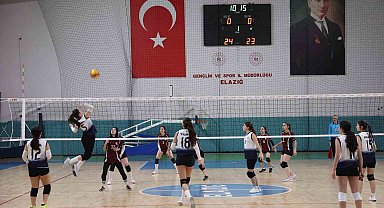 Elazığ'da voleybol müsabakaları tamamlandı
