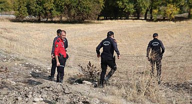Vali Hatipoğlu kaybolan çocuğun arandığı alanda incelemelerde bulundu