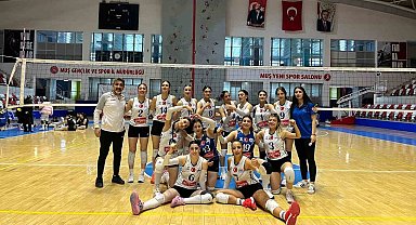 Elazığ Belediyespor Kadın Voleybol Takımı, deplasmandan galibiyetle ayrıldı