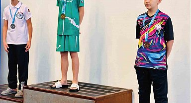 Elazığ paletli yüzme yarışlarında dünya 3.'sü oldu